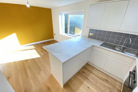 2 bedroom flat for sale - Little Haven, Haverfordwest, Pembrokeshire, SA62