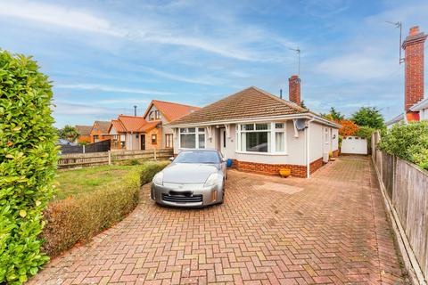 2 bedroom detached bungalow for sale, Hawthorn Crescent, Bradwell, NR31
