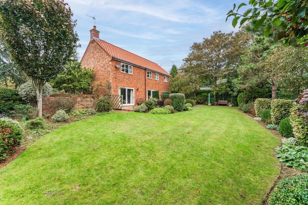 High Street, Mundesley, NR11 4 bed detached house for sale £500,000