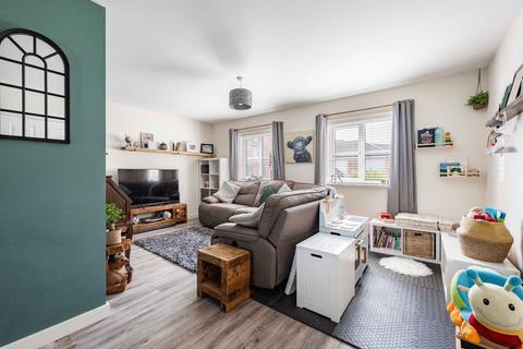 2 bedroom detached bungalow for sale - Darnell Close, Bradwell, NR31