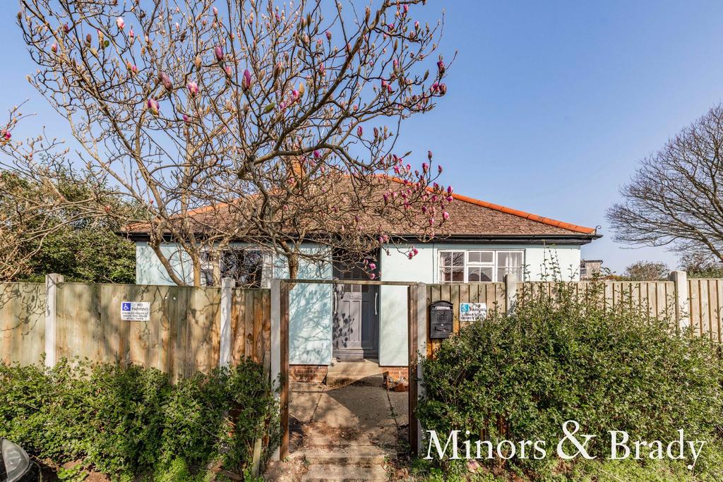 King Street, WintertonOnSea, NR29 2 bed detached bungalow for sale