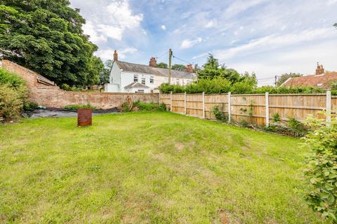 2 bedroom detached bungalow for sale, King Street, Winterton-On-Sea, NR29