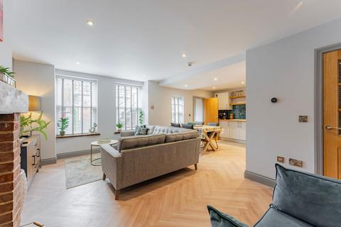 2 bedroom flat for sale - Cadogan Road, Cromer, NR27