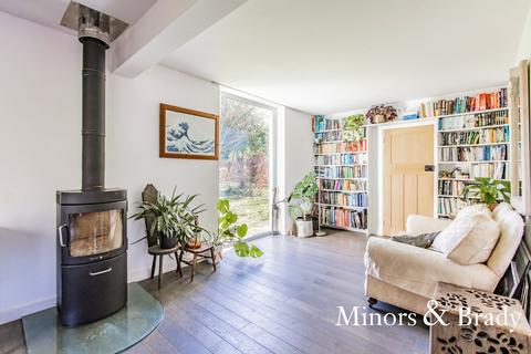 5 bedroom detached house for sale - The Street, Bramerton, NR14