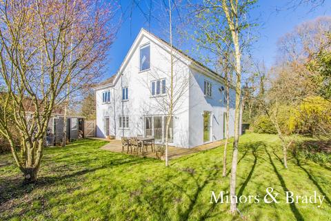 5 bedroom detached house for sale - The Street, Bramerton, NR14