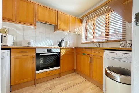 32 Discovery Walk, London, E1W 2JG