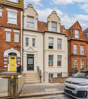 2 bedroom flat for sale - Cadogan Road, Shelley House, NR27