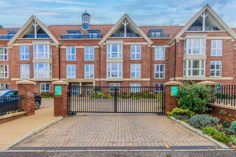1 bedroom flat for sale - Holt Road, Cromer, NR27