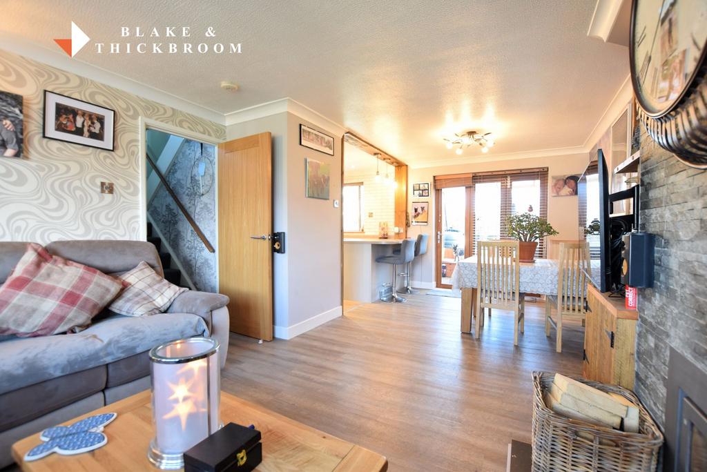 Wellfield Way, Kirby Cross... 3 bed semidetached house £355,000