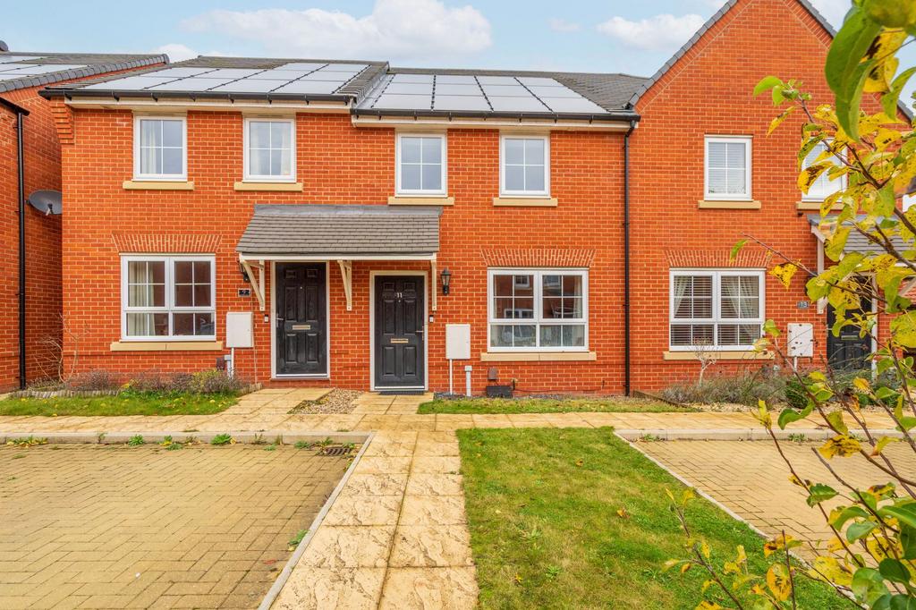 Alexandra Road, Aylsham, NR11 3 bed terraced house for sale £210,000