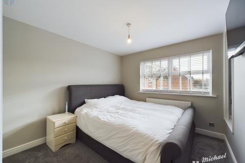 2 bedroom terraced house for sale - Morris Court, Aylesbury