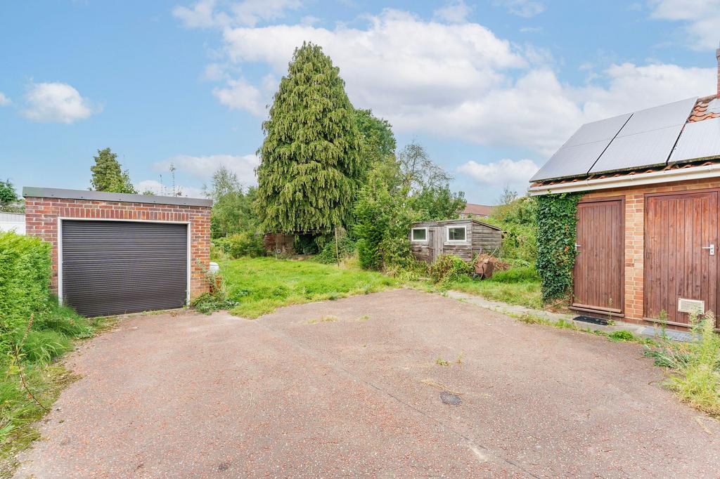 Holt Road, Horsford, NR10 2 bed detached bungalow for sale £350,000