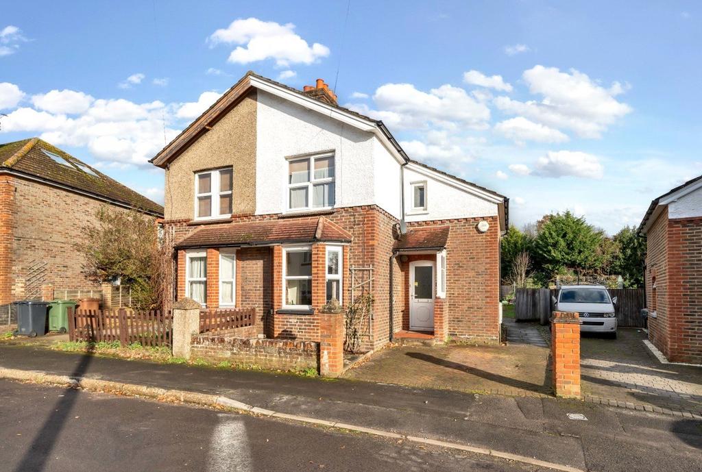 James Road, Peasmarsh, GU3 3 bed semidetached house for sale £450,000