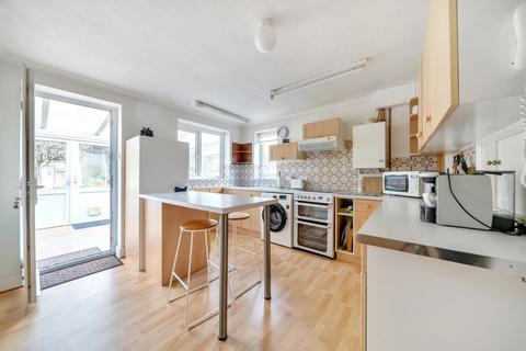 7 James Road, Peasmarsh, Guildford, GU3 1NF
