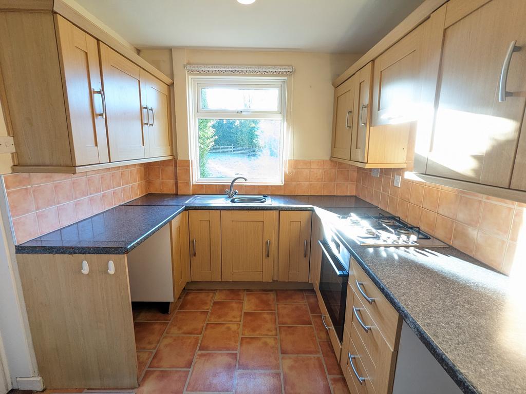 Gorse Rise, Grantham, NG31 3 bed semidetached house £820 pcm (£189 pw)
