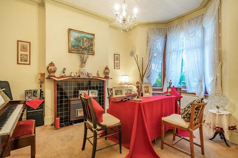 15 Ranmere Street, London, SW12 9QQ