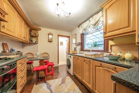 15 Ranmere Street, London, SW12 9QQ