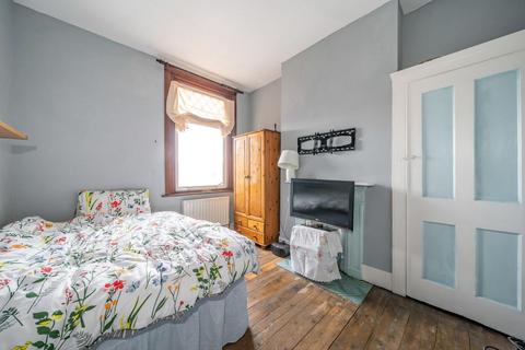 15 Ranmere Street, London, SW12 9QQ