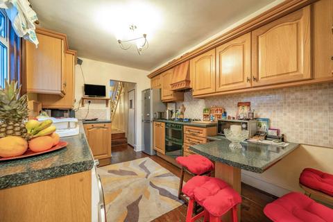 15 Ranmere Street, London, SW12 9QQ
