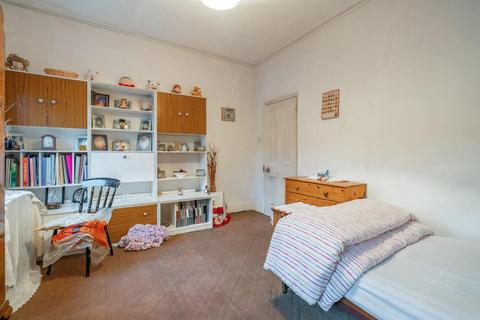 15 Ranmere Street, London, SW12 9QQ