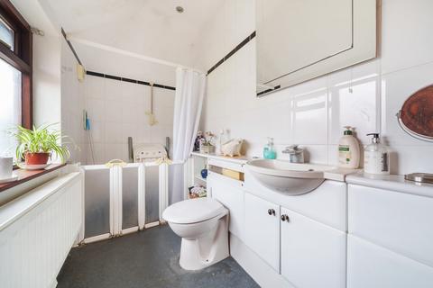 78 Oak Hill, Wood Street Village, Guildford, GU3 3ES