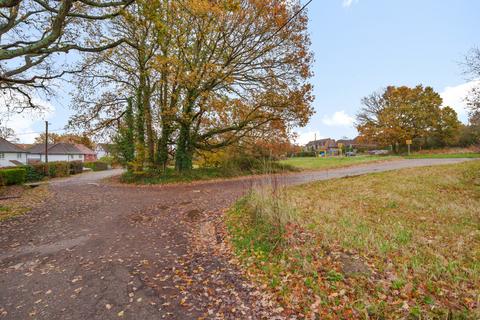 78 Oak Hill, Wood Street Village, Guildford, GU3 3ES