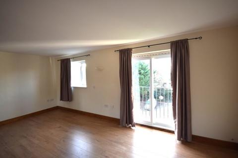 Studio to rent, Silver Street, Essex CM24