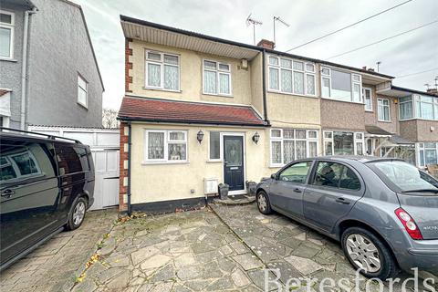 4 bedroom end of terrace house for sale, MacDonald Avenue, Hornchurch, RM11