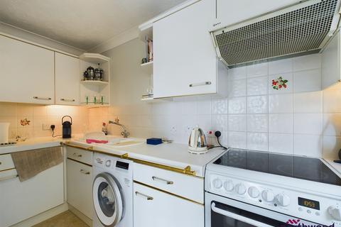 2 bedroom flat for sale, St Leonards Road, Upperton, Eastbourne, BN21