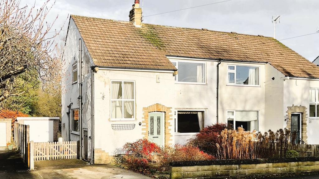 Kingsley Drive, Adel, Leeds, West Yorkshire 3 bed semidetached house