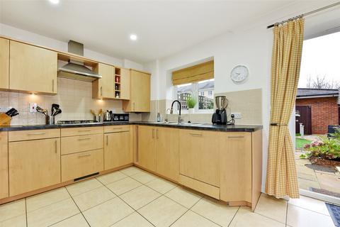 3 bedroom end of terrace house to rent - Canterbury Mews, Windsor, Berkshire, SL4