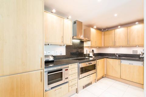 2 bedroom flat to rent - St George Wharf, Vauxhall, London, SW8