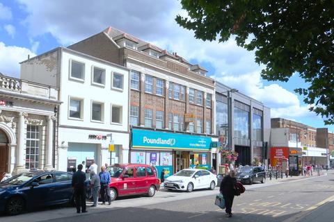 Retail property (high street) to rent, Watford WD17