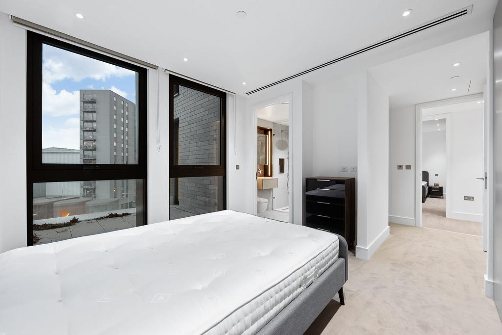 En-suite bedroom