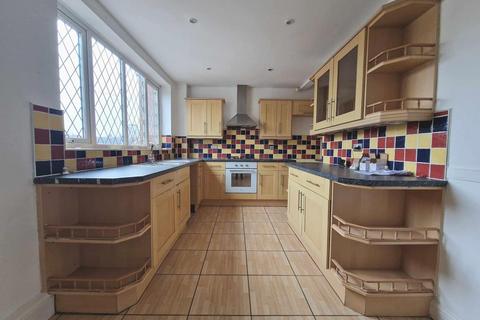 3 bedroom semi-detached house to rent - Brooklands Road, Cannock, WS11 6EJ