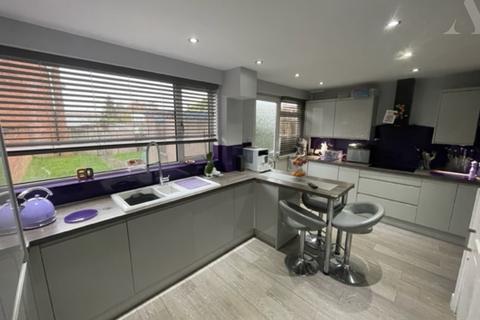3 bedroom end of terrace house for sale, Oakham Way, Solihull, West Midlands