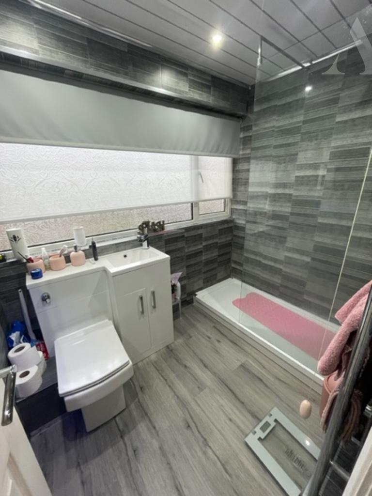 Oakham Close Bathroom