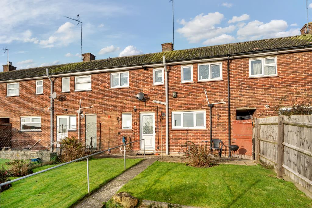 Banbury, Oxfordshire, OX16 3 bed terraced house for sale £240,000