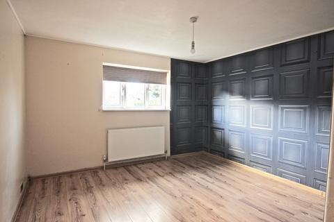 4 bedroom terraced house to rent, Whitefields Road, Waltham Cross, Hertfordshire, EN8
