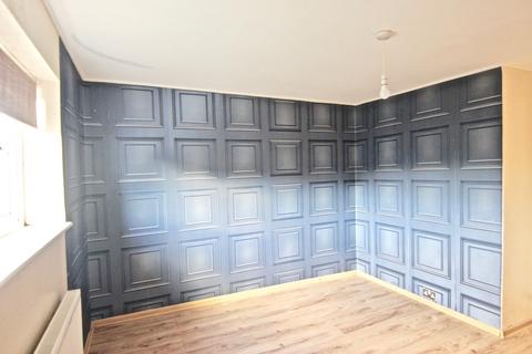 4 bedroom terraced house to rent, Whitefields Road, Waltham Cross, Hertfordshire, EN8