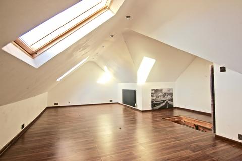 4 bedroom terraced house to rent, Whitefields Road, Waltham Cross, Hertfordshire, EN8