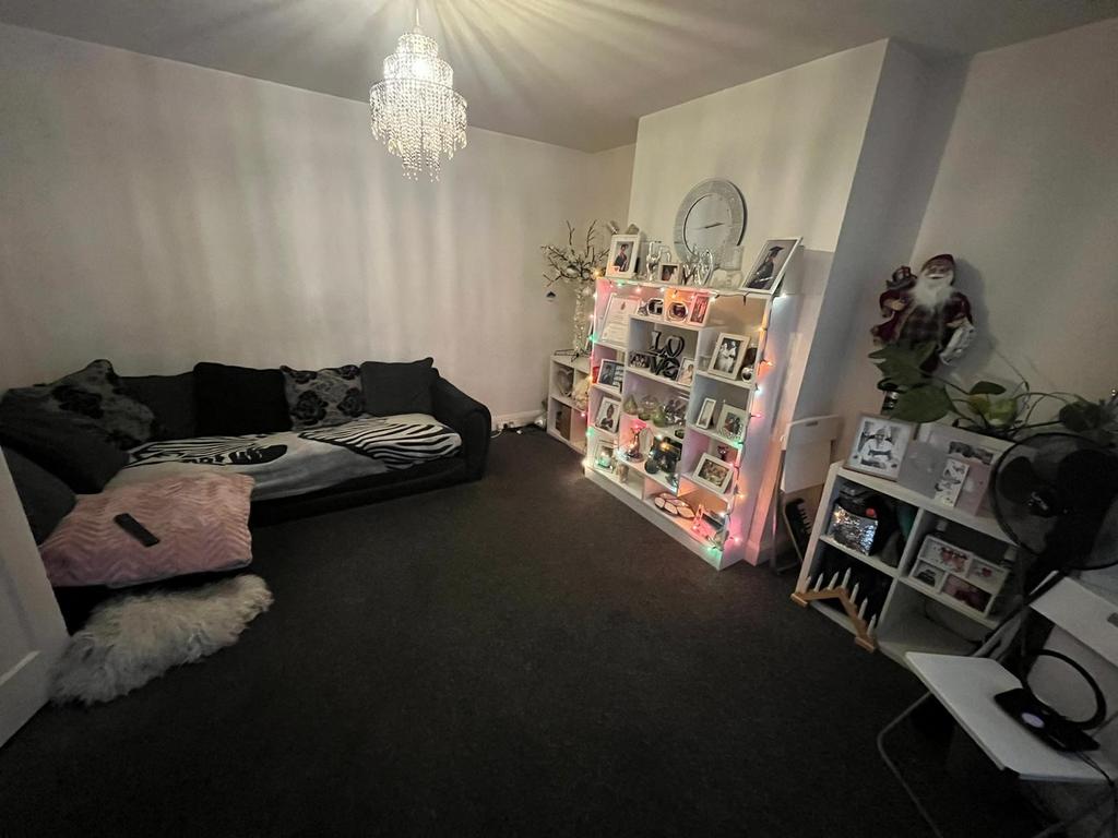 Great Cambridge Road, EN8 3 bed terraced house for sale £384,995