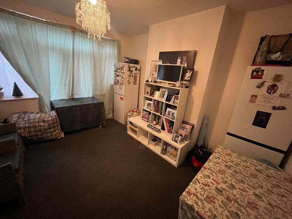 Great Cambridge Road, EN8 3 bed terraced house for sale £384,995