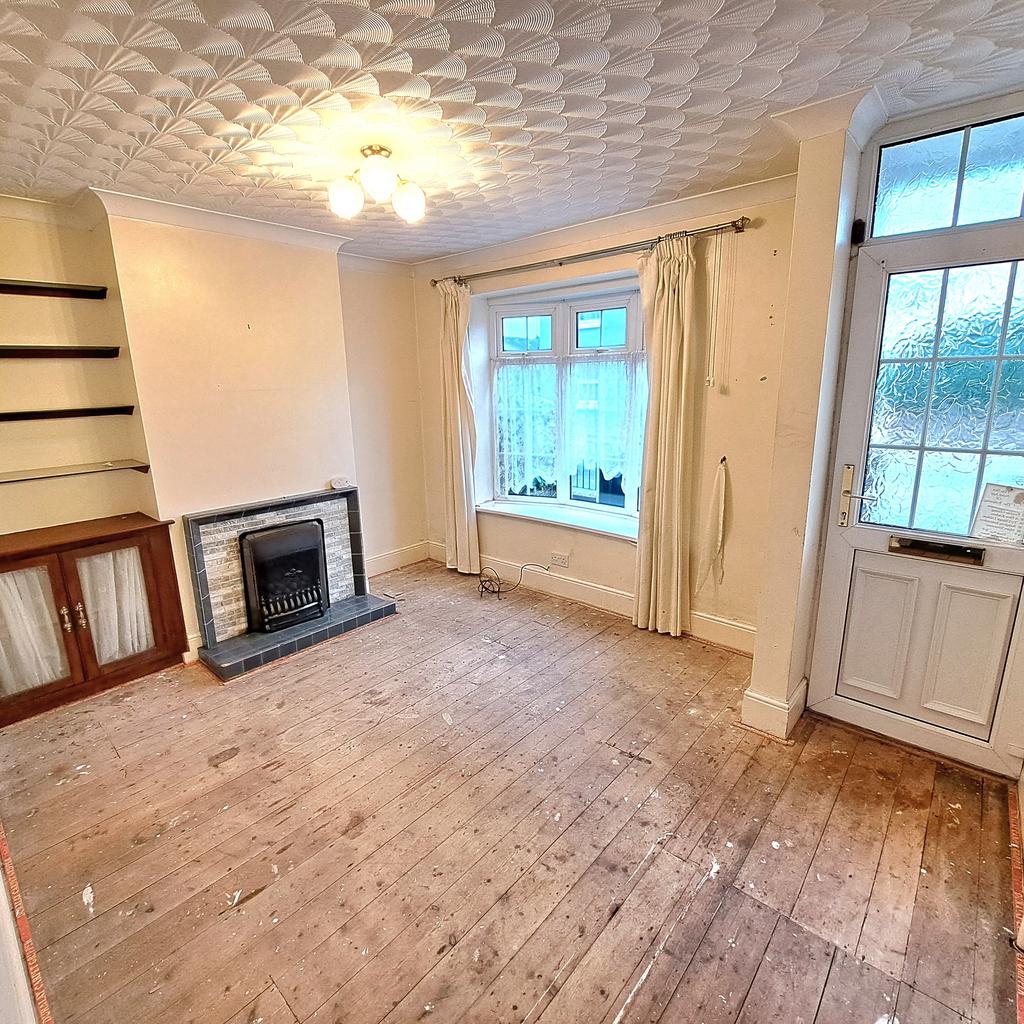 Avery Lane, Gosport PO12 2 bed terraced house for sale £180,000