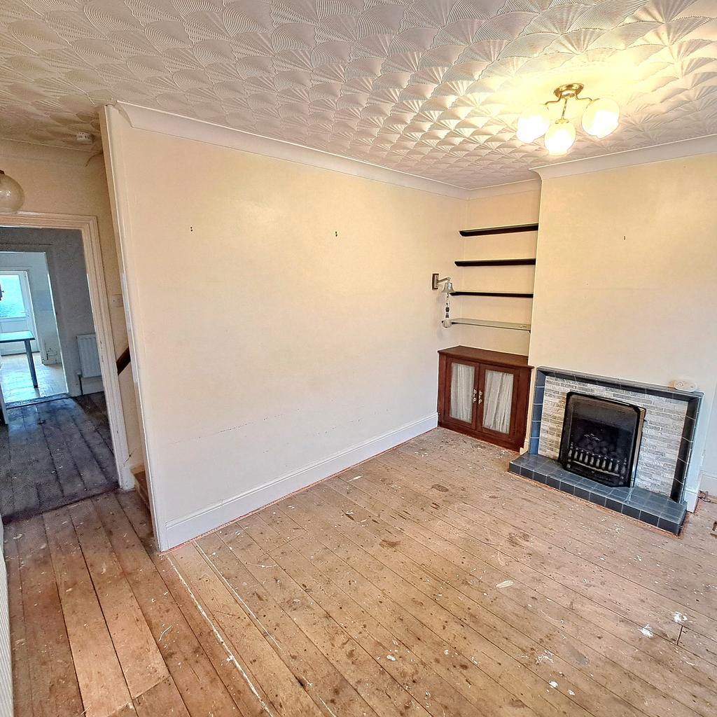 Avery Lane, Gosport PO12 2 bed terraced house for sale £180,000