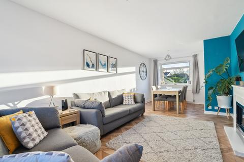 3 bedroom semi-detached house for sale - Strathendrick Drive , Muirend, Glasgow, G44 3HW