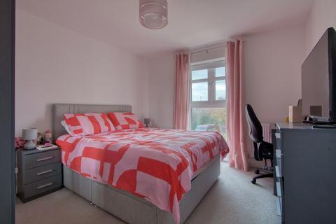 12 Furs Close, Monkton Heathfield, Taunton, TA2 8GH