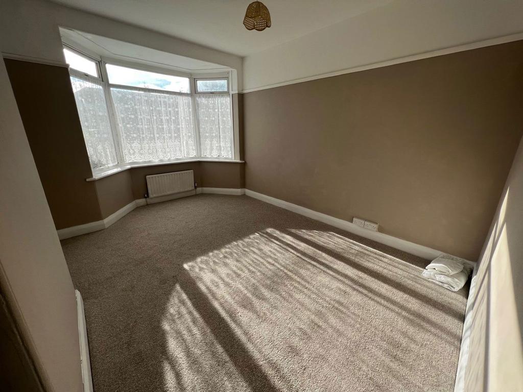 Brookland Terrace, North shields... 4 bed flat £165,000