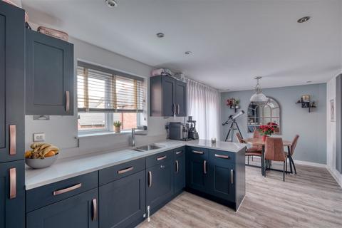 3 Fairfax Way, Rushwick, Worcester, WR2 5TZ