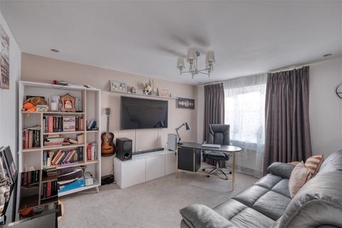 3 Fairfax Way, Rushwick, Worcester, WR2 5TZ